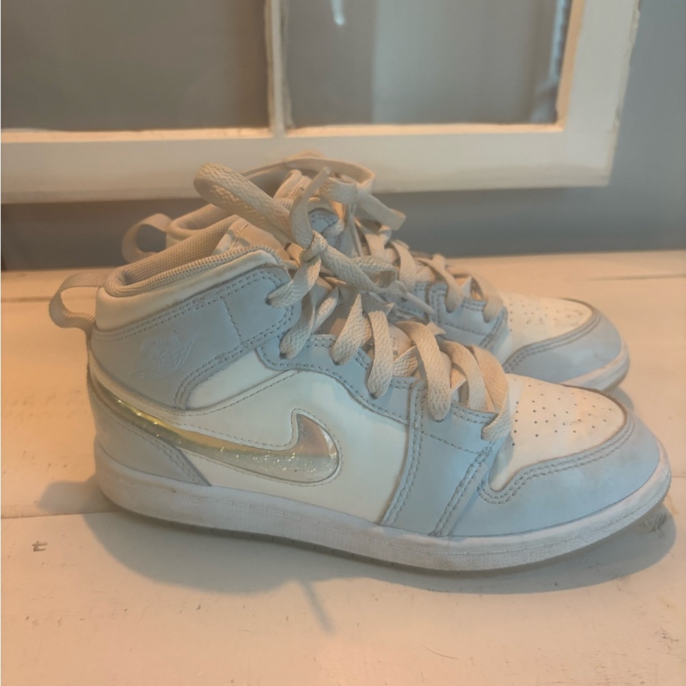 Air Jordan 1 Mid SE GS 'Glitter Swoosh'